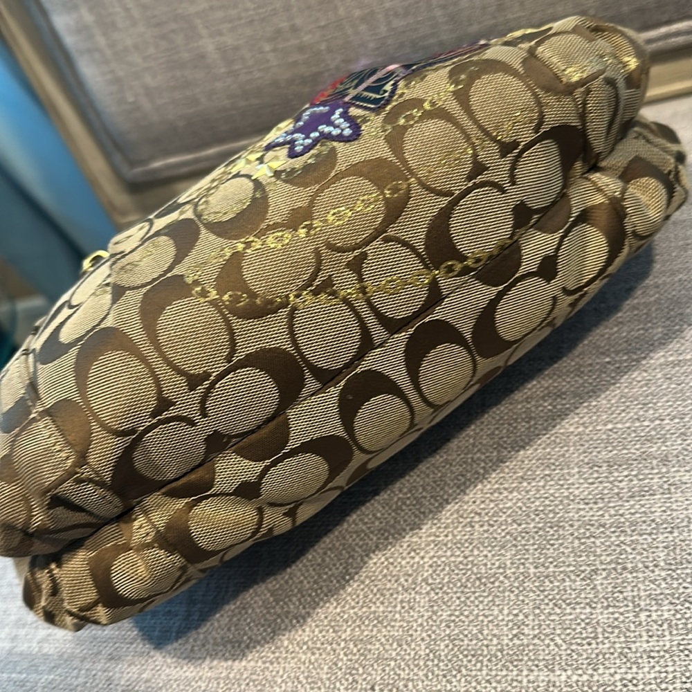 Coach Poppy shoulder bag purple & gold canvas Serial -F1020-15880 - Picture 12 of 17